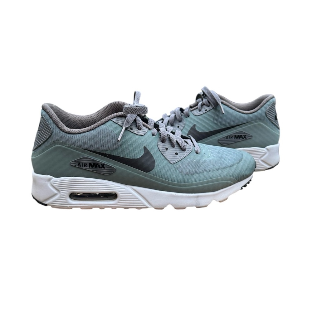 Nike Men’s Air Max 90 Ultra Essential Hasta Sneakers